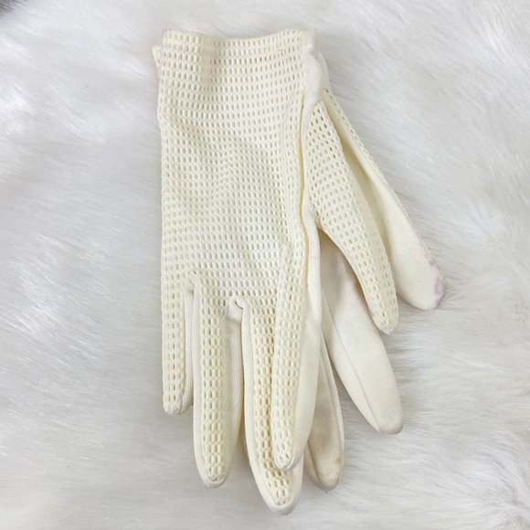 Vintage Accessories - Vintage Ivory Mesh Wrist Gloves